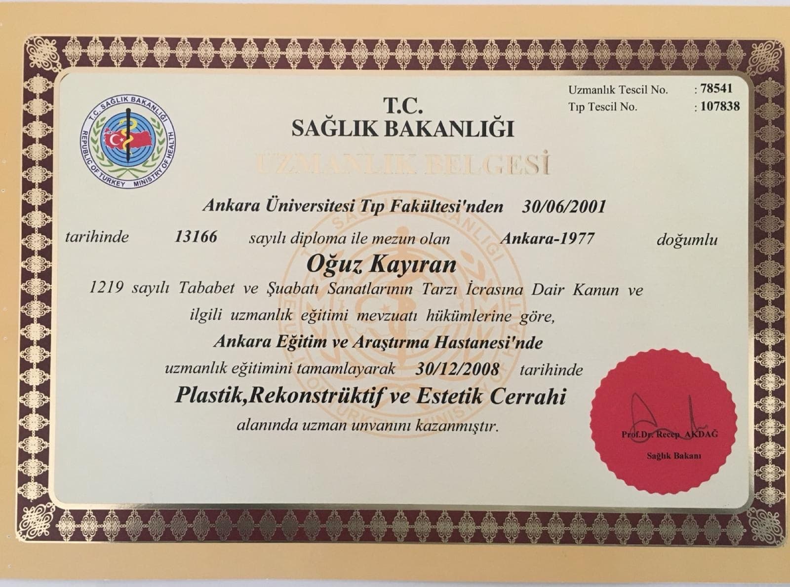 Specialization certificate in Plastic, Reconstructive and Aesthetic Surgery issued to Oğuz Kayıran by the Republic of Turkey Ministry of Health