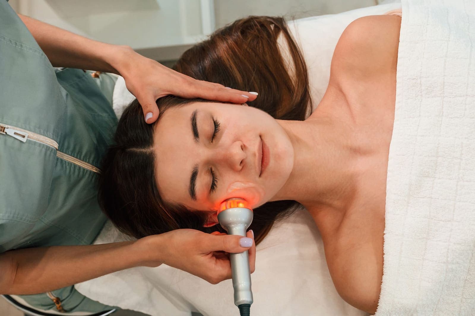 Laser skin tightening at Renewa Clinic